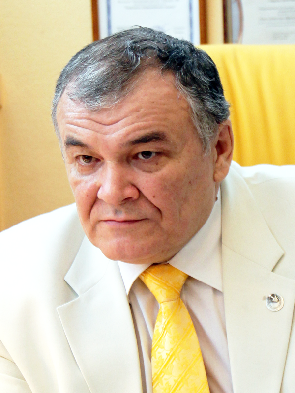 Сайбединов Александр Геннадьевич.